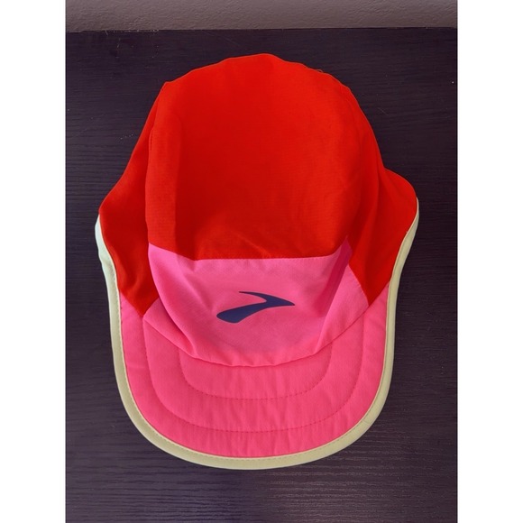 Brooks Lightweight Packable Running Hat OSFM Cherry Tomato Neon Pink Colorblock - Picture 5 of 6